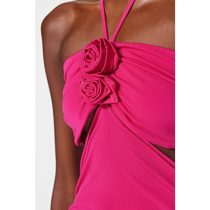 Trendyol růžové vypasované okno / střih pletené z detailních elegantních večerních šatů
