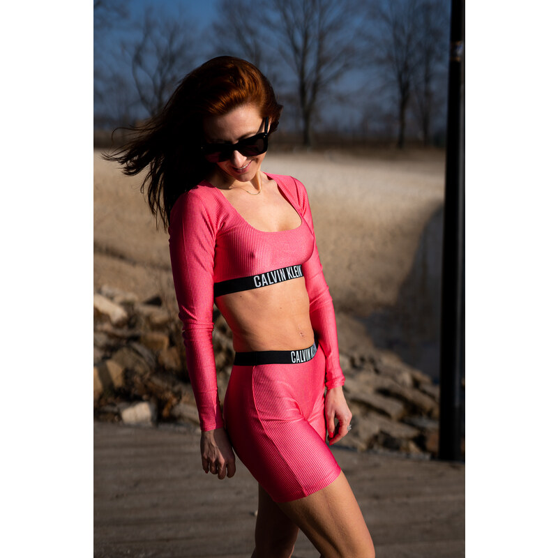 Calvin Klein Intense Power crop top malinová