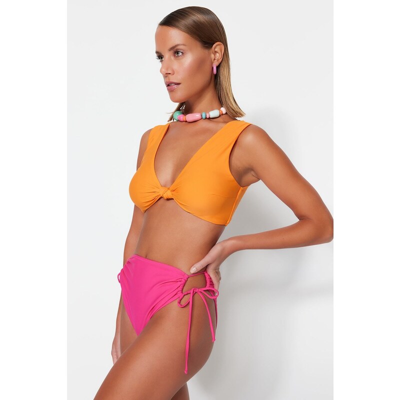 Trendyol Fuchsia Cut Out/Window Vysoký pas Regular Bikini Bottom