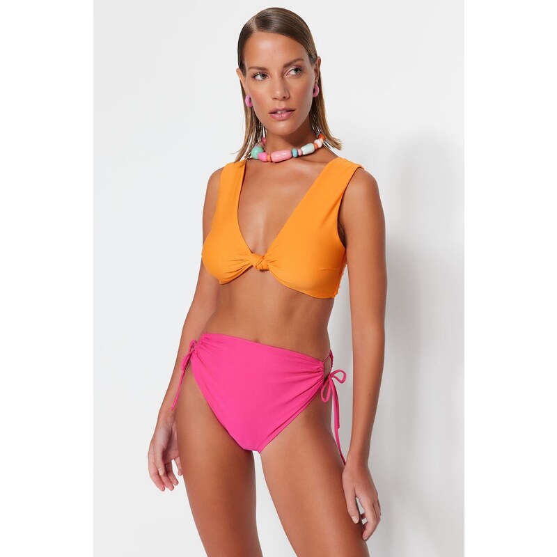 Trendyol Fuchsia Cut Out/Window Vysoký pas Regular Bikini Bottom