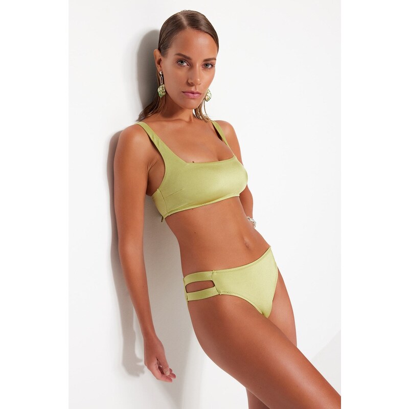 Trendyol Green Cut Out/Windowed Normal Leg Bikini Bottoms