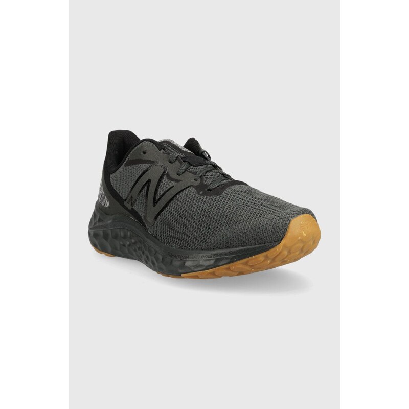 Běžecké boty New Balance Fresh Foam Arishi v4 černá barva