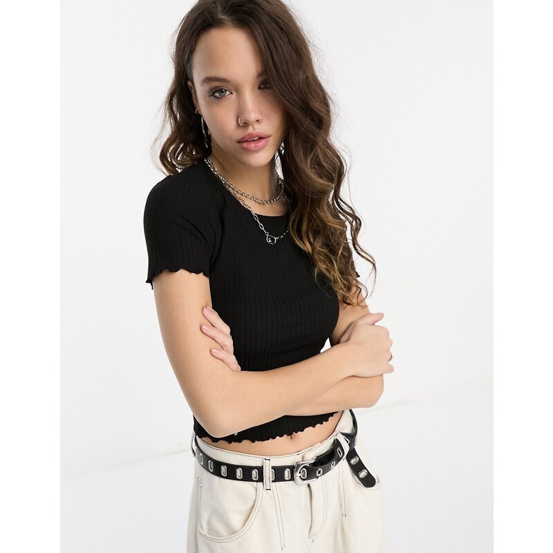 ONLY cropped lettuce edge t-shirt in black