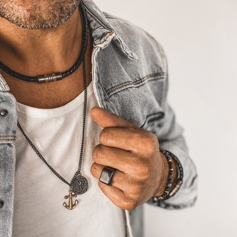 Manoki Pánský ocelový náhrdelník Charles, medailon lev a kotva