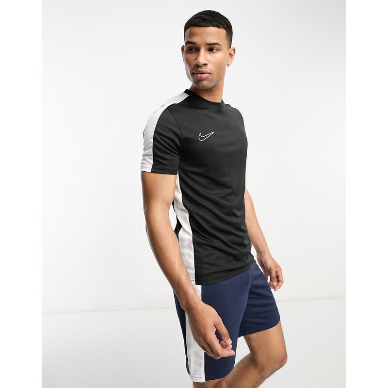 Nike Football Academy Dri-FIT panelled shorts in navy-Blue