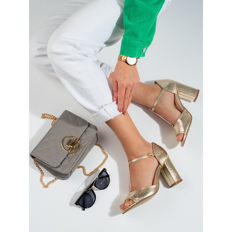 PK Trendy zlaté dámské sandály na širokém podpatku