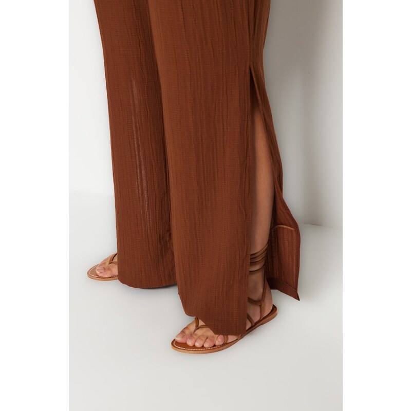 Trendyol Curve Brown Slit Detail Plážové kalhoty nadměrných velikostí