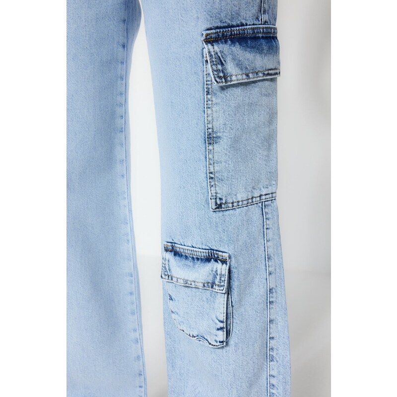 Trendyol světle modré nákladní džíny s vysokým pasem a širokými nohavicemi s kapsou