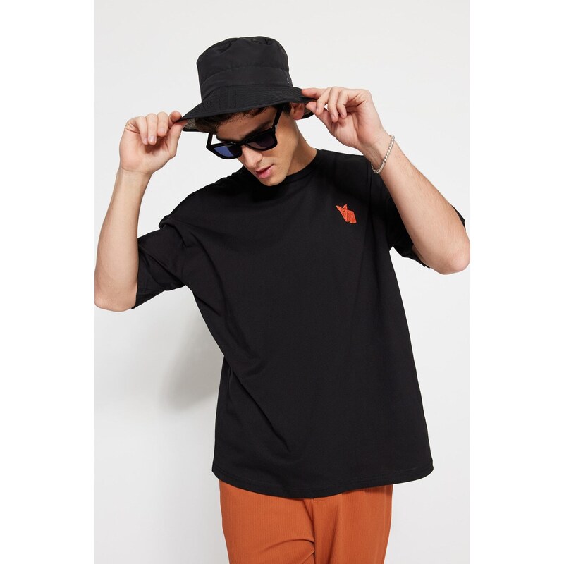 Trendyol Black Oversize Crew Neck Short Sleeve Fox Embroidered 100% Cotton T-Shirt