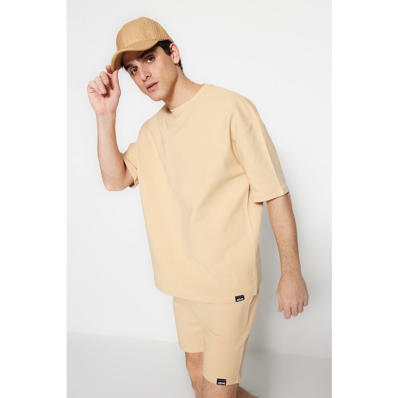 Trendyol Limitovaná edice béžová oversize 100% bavlna označená texturou Basic Thick T-Shirt