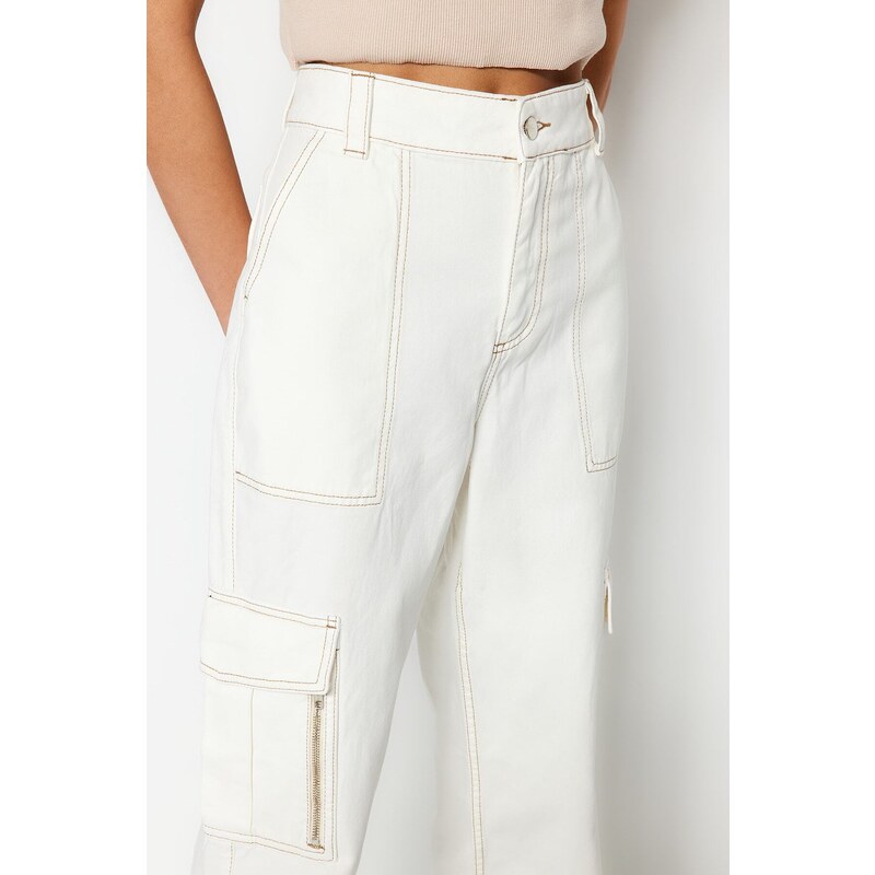 Trendyol bílé džíny s vysokým pasem a cargo kapsami