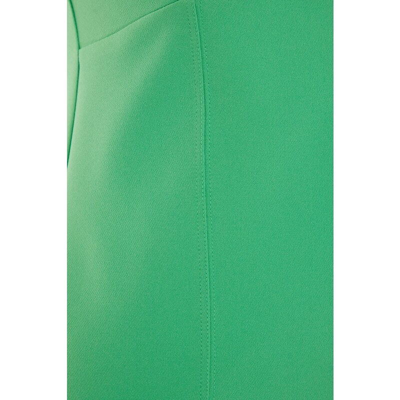 Trendyol zelené lemované elegantní večerní šaty s tkaným oknem / výřezem detailu
