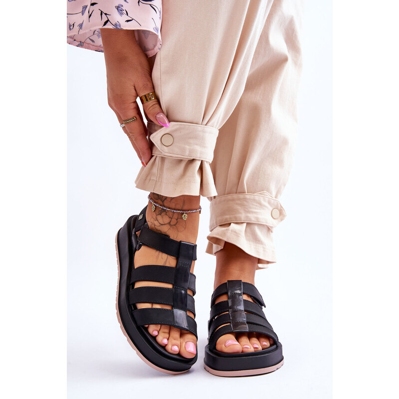 Dámske ekologické sandále na suchý zips v čiernej farbe ZAXY