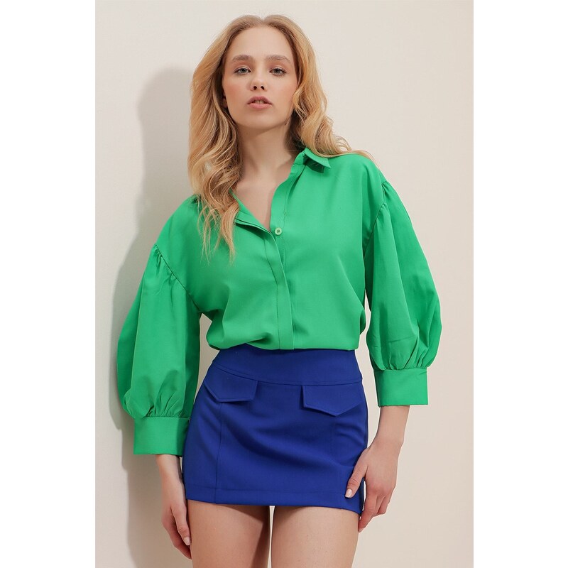 Trend Alaçatı Stili Women's Green Balloon Sleeve Basic Poplin Shirt with Concealed Pop-up