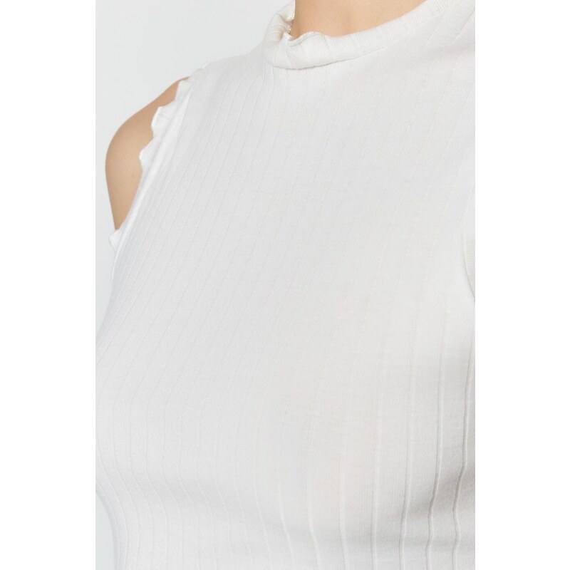 Trendyol Ecru Soft Touch Fitted Crop Ribbed Stretch Knitted Blouse