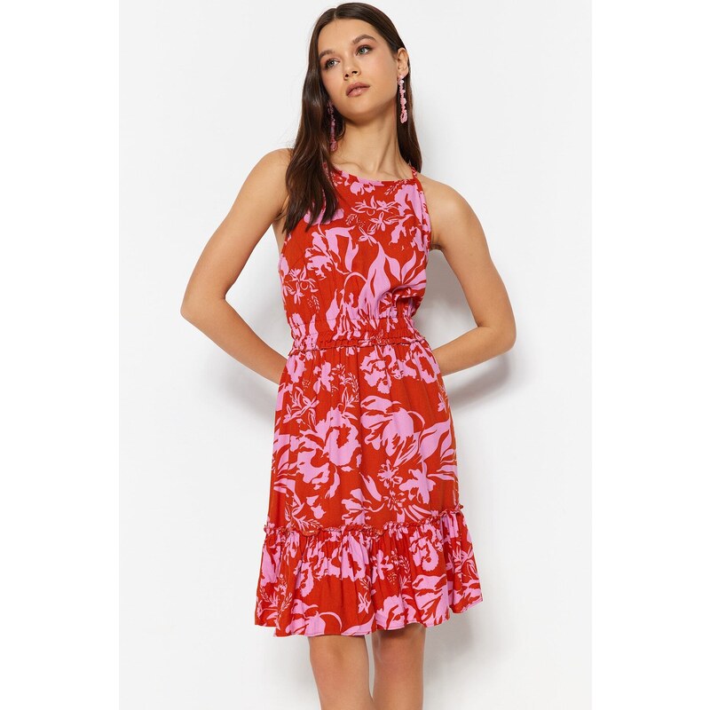 Trendyol červené pasové vypasované mini tkané šaty s tropickým vzorem