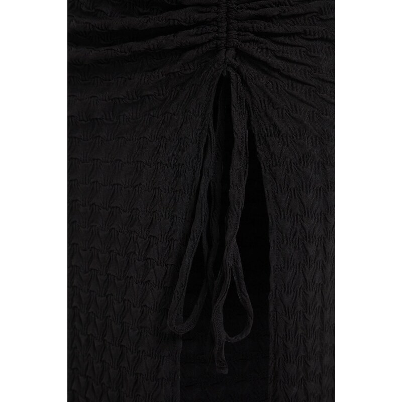 Trendyol černé vypasované maxi pletené vystřižené / okno plážové šaty