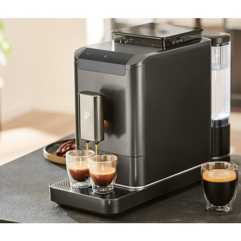 Plnoautomatický kávovar Tchibo Esperto2 Caffè, tmavě chromový + 1kg kávy Barista pro držitele TchiboCard*