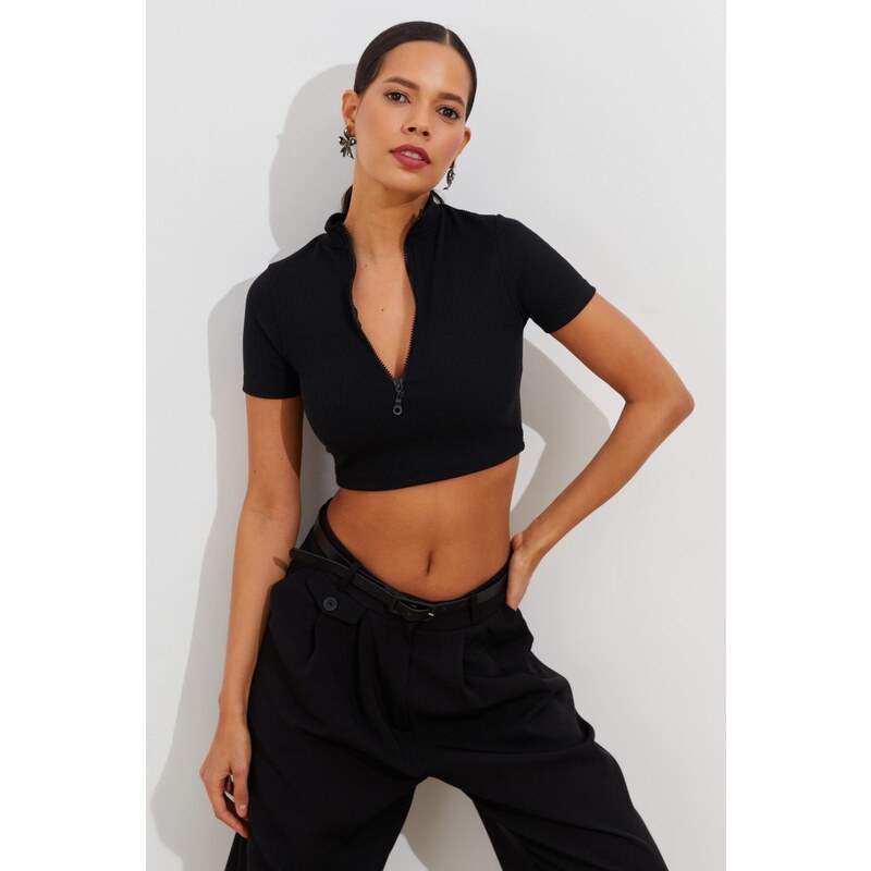 Cool & Sexy Women's Black Zippered Crop Blouse