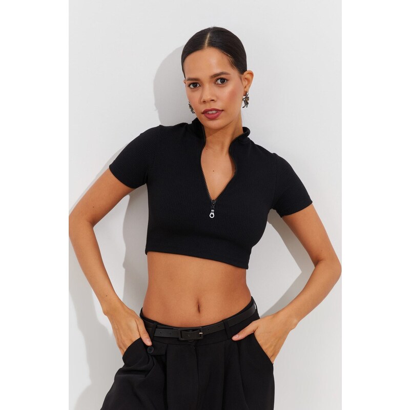 Cool & Sexy Women's Black Zippered Crop Blouse