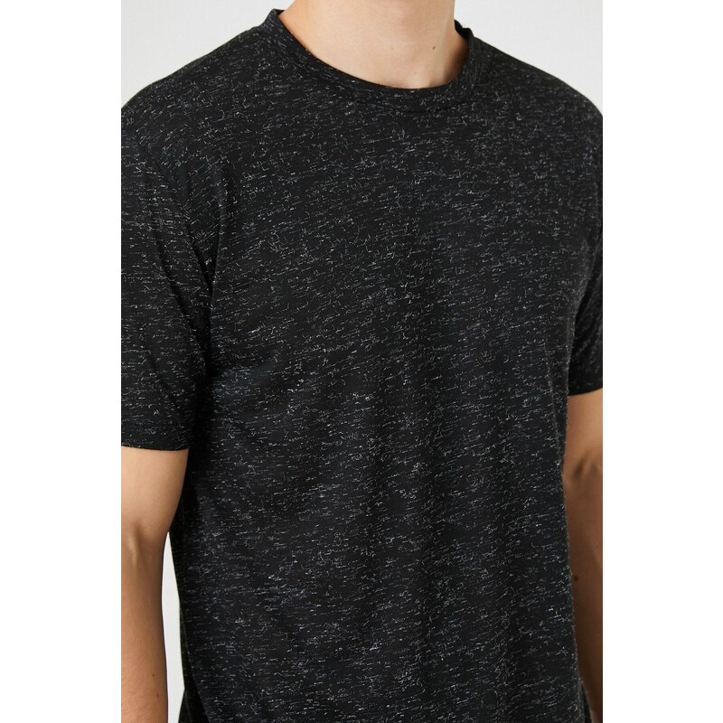 Koton Basic T-shirt with a Crew Neck Short Sleeves, Slim Fit.