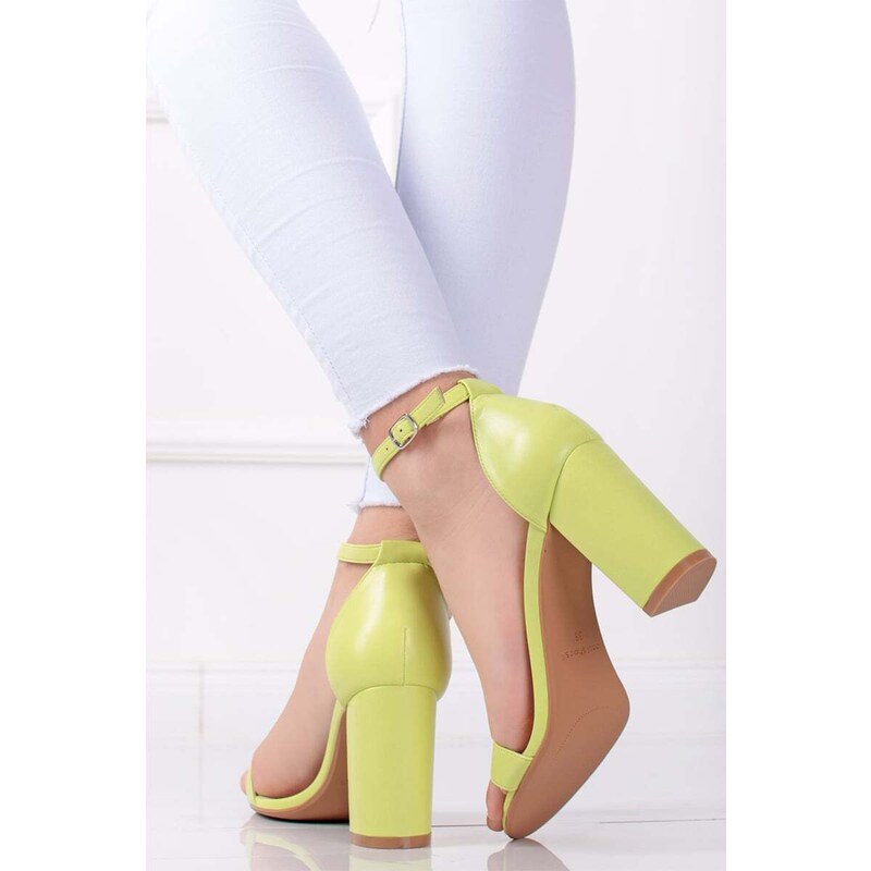 Ideal Žluté sandály na hrubém podpatku Blithe III