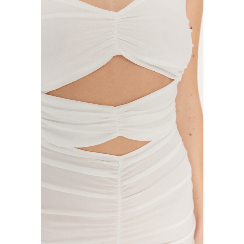 Trendyol Ecru Body-Fitting Pletené Okno / Vystřižené Detailní Svatební Večerní Šaty