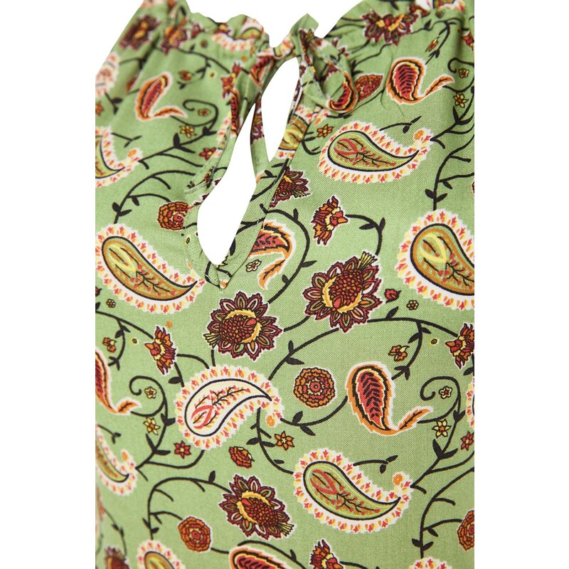 Trendyol zelené rovné střihy Maxi tkané tkané šaty se vzorovaným výstřihem kolem krku