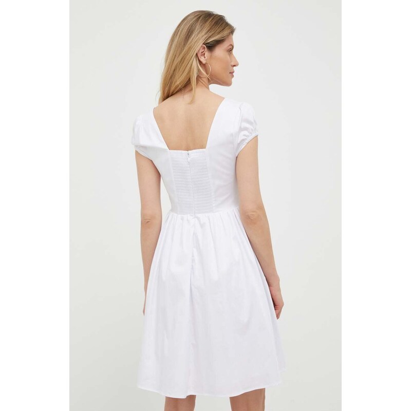 Šaty Guess bílá barva, mini