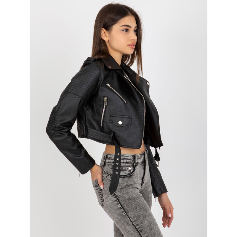 BASIC ČERNÁ KOŽENKOVÁ CROP BUNDA S PÁSKEM -BLACK