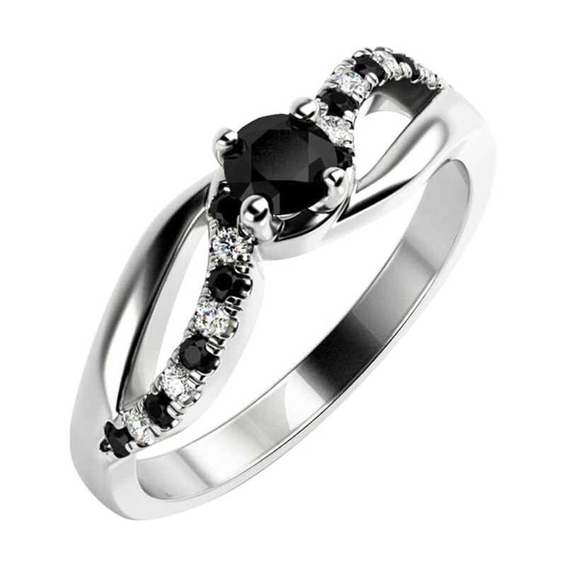 Eppi Zásnubní prsten s černými a bílými diamanty Ewie