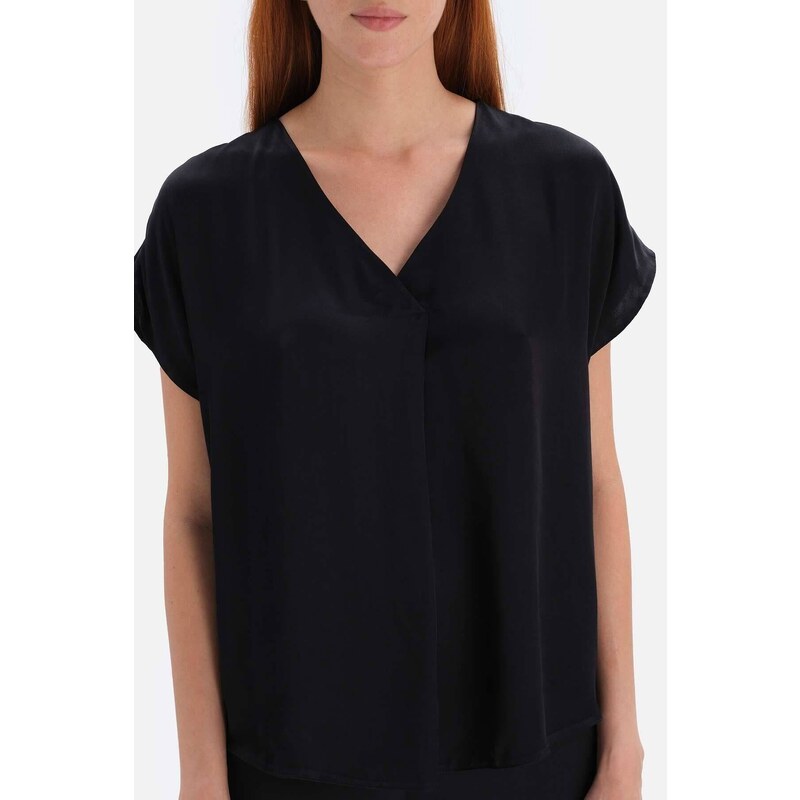 Dagi Black Satin Surface Pleated Blouse