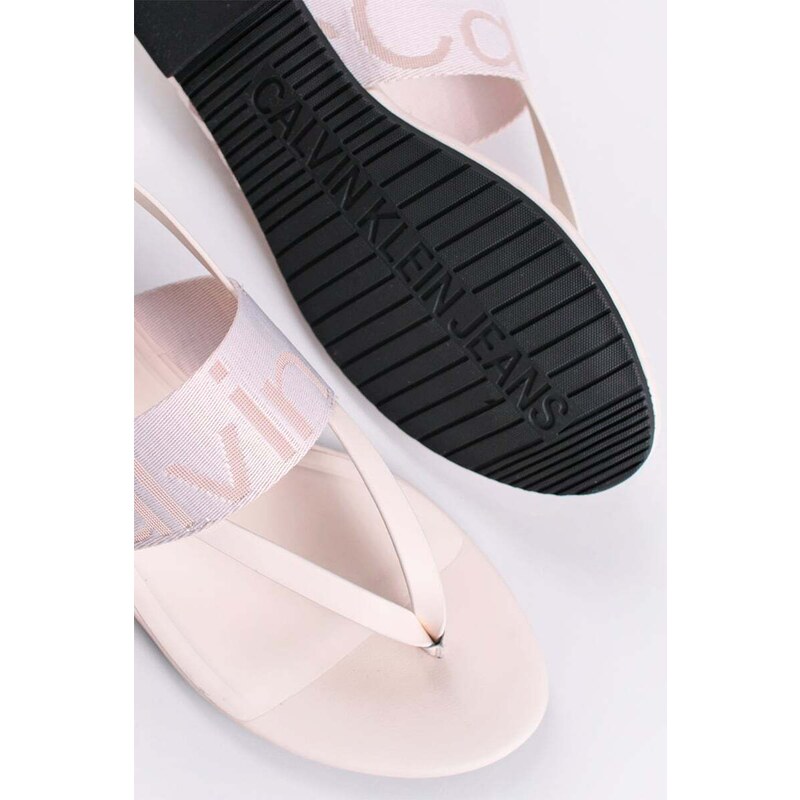 Calvin Klein Smetanové nízké sandály Flat Sandal Toepost Webbing