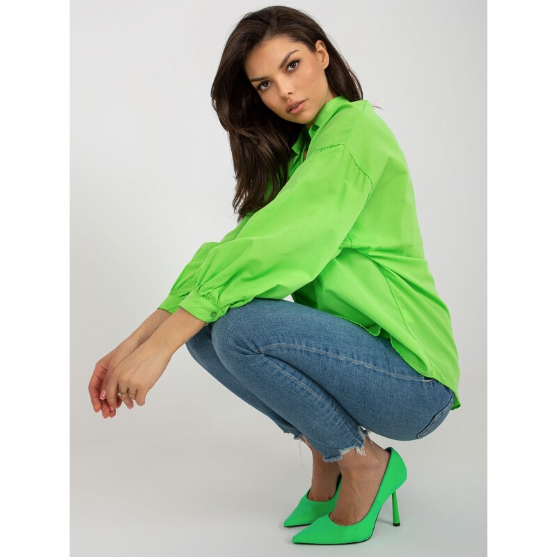 Fashionhunters Světle zelená oversize košile s nabíranými rukávy