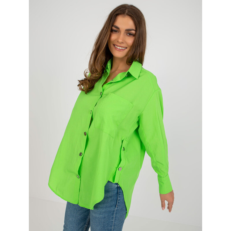 Fashionhunters Světle zelená košile na zip s kapsou