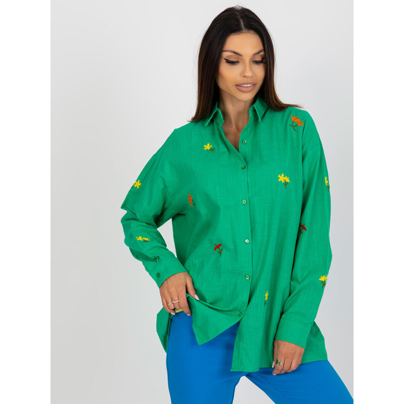 Fashionhunters Zelená oversized košile na knoflíky s výšivkou