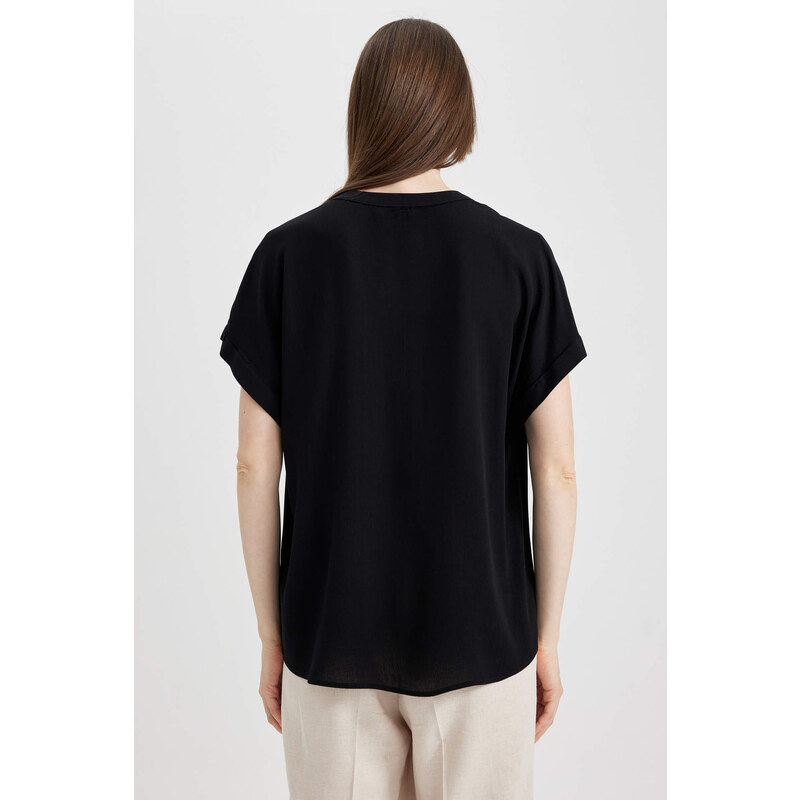 DEFACTO Crew Neck Regular Fit Short Sleeve Blouse