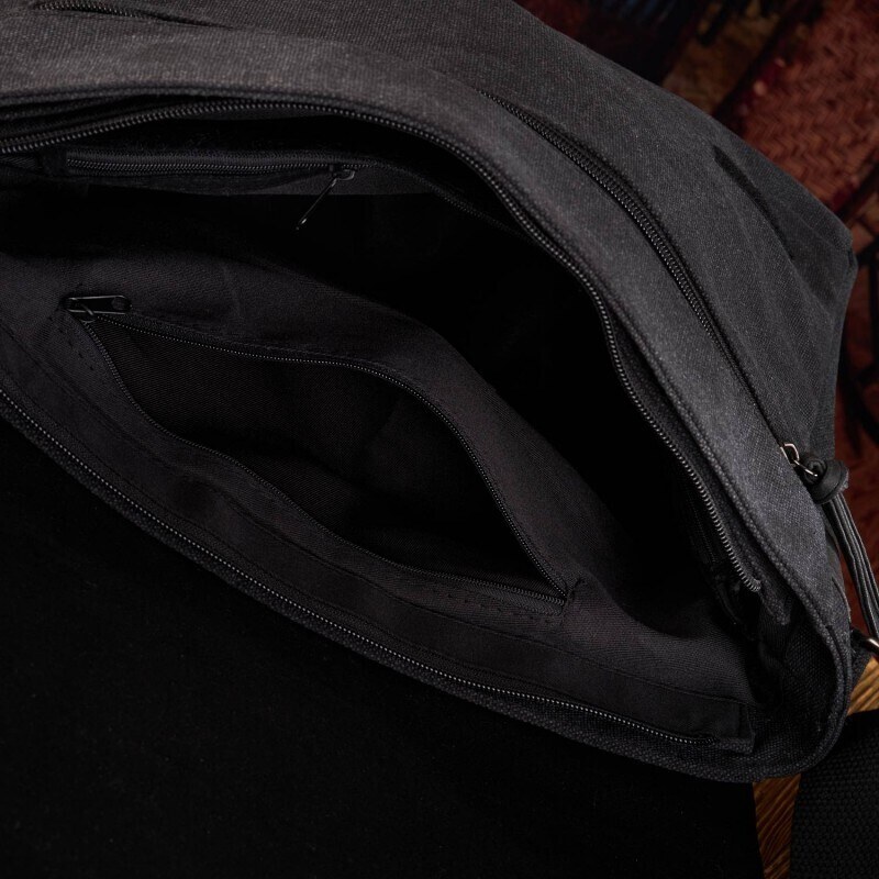 Kabelky od Hraběnky Pánská taška na rameno J.JONES; černá