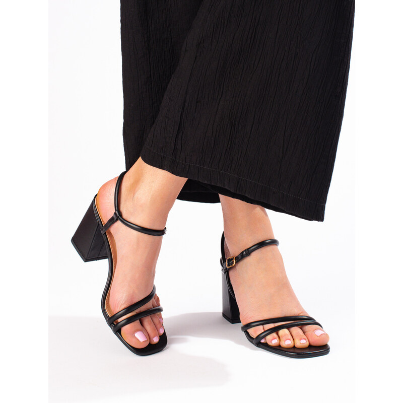 VINCEZA WIDE-HEELED SANDALS