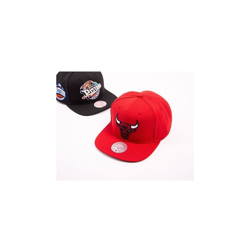 Kšiltovka Mitchell & Ness NBA Conference Patch Snapback Chicago Bulls Red