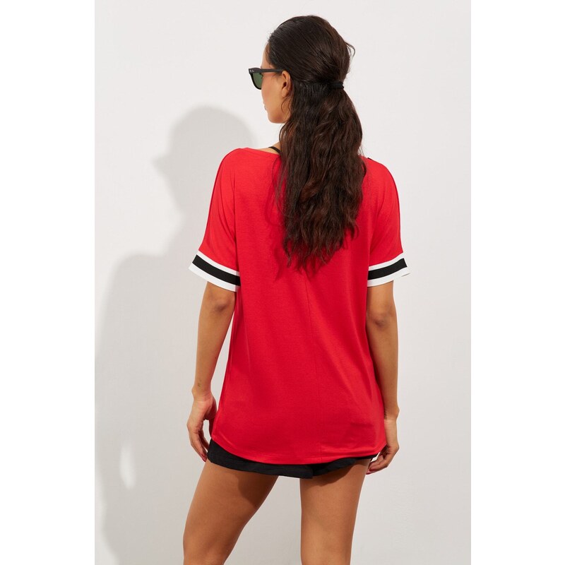 Cool & Sexy Women's Red Contrast T-Shirt ST396