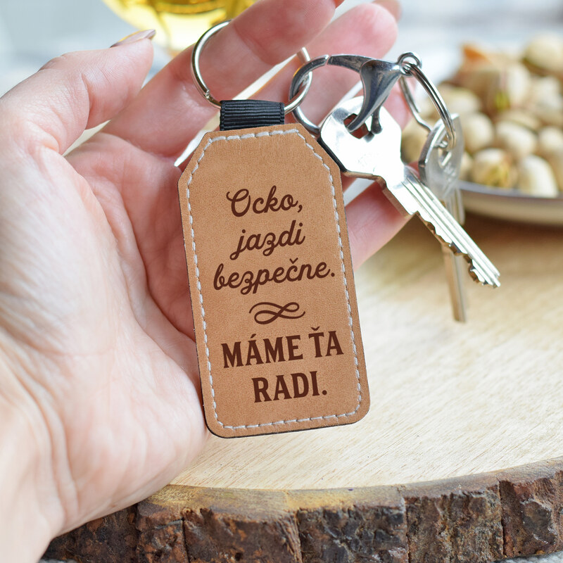 HOUSEDECOR Kožená klíčenka - Ocko, jazdi bezpečne - HNĚDÁ - SK 82181153