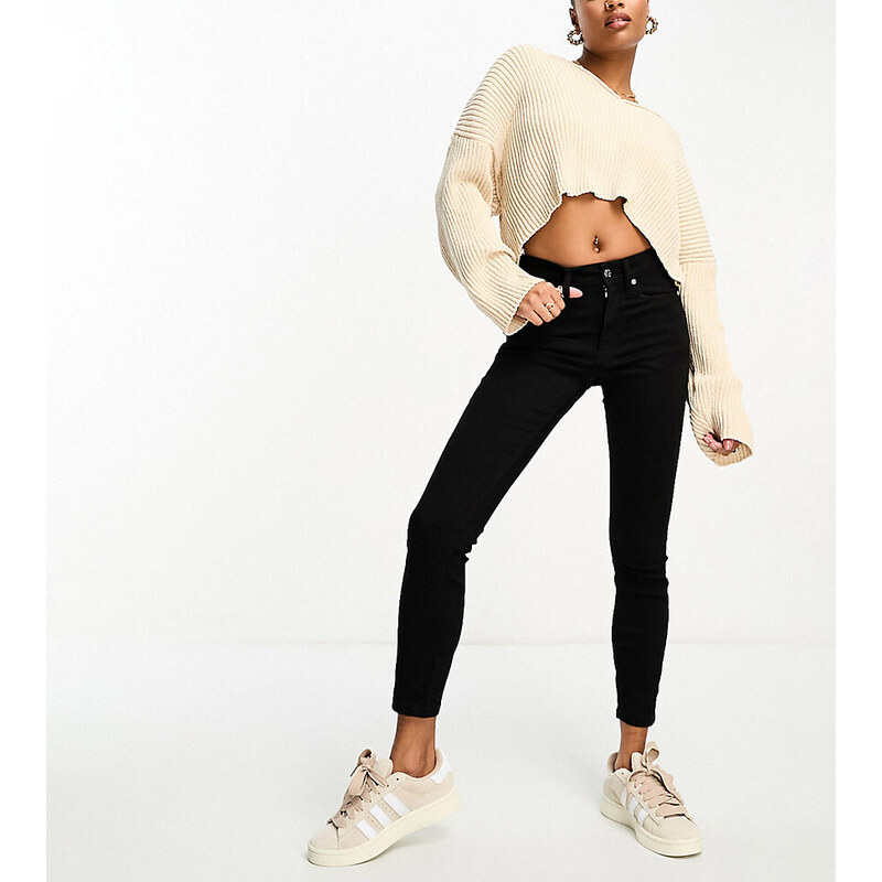ASOS Petite ASOS DESIGN Petite skinny jeans in black 100055104
