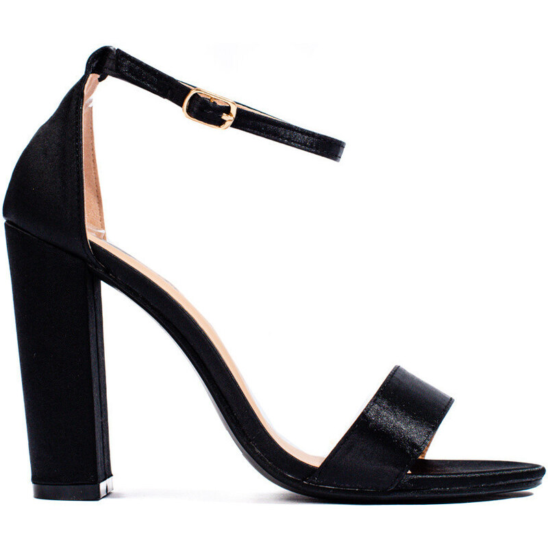 Pěkné dámské černé sandály na širokém podpatku