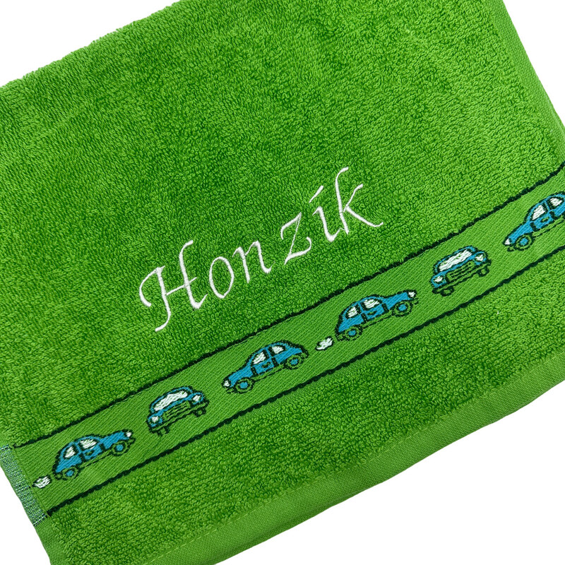Domovi Zelený dětský ručník s vlastním textem - Autíčka 30 x 50 cm