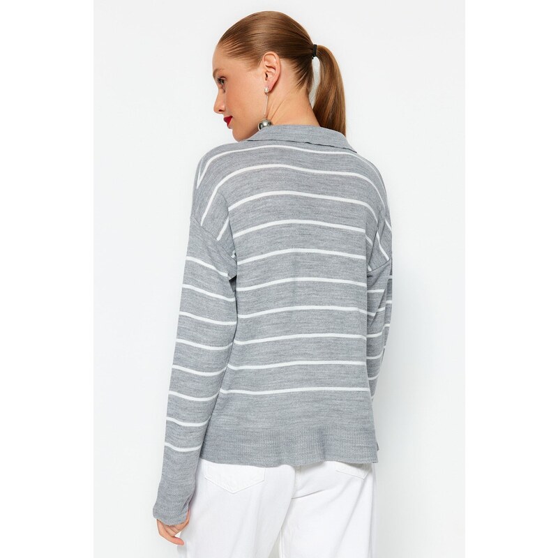 Trendyol šedý pruhovaný pletený svetr