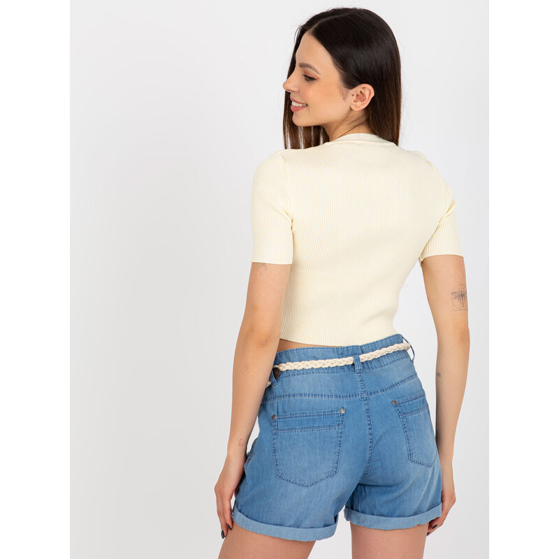 Fashionhunters Krémový crop top s žebrovaným střihem