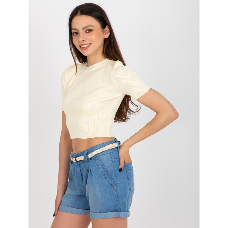 Fashionhunters Krémový crop top s žebrovaným střihem