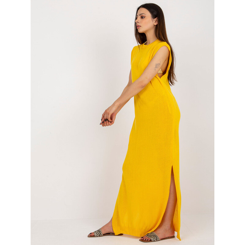 Fashionhunters Tmavě žluté letní úpletové šaty