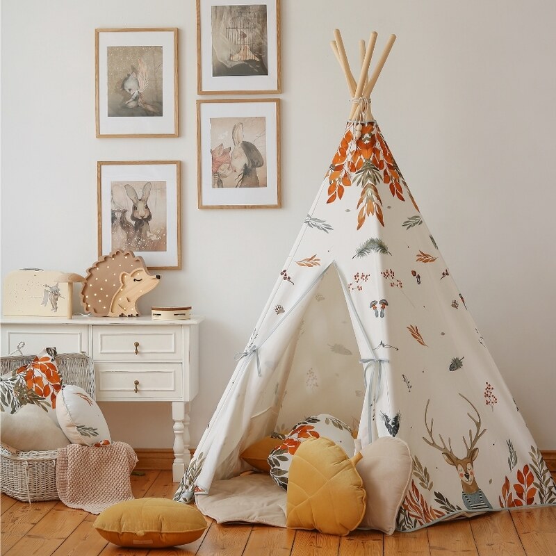 Moi Mili Barevný bavlněný teepee stan Forest friends 170 x 130 cm